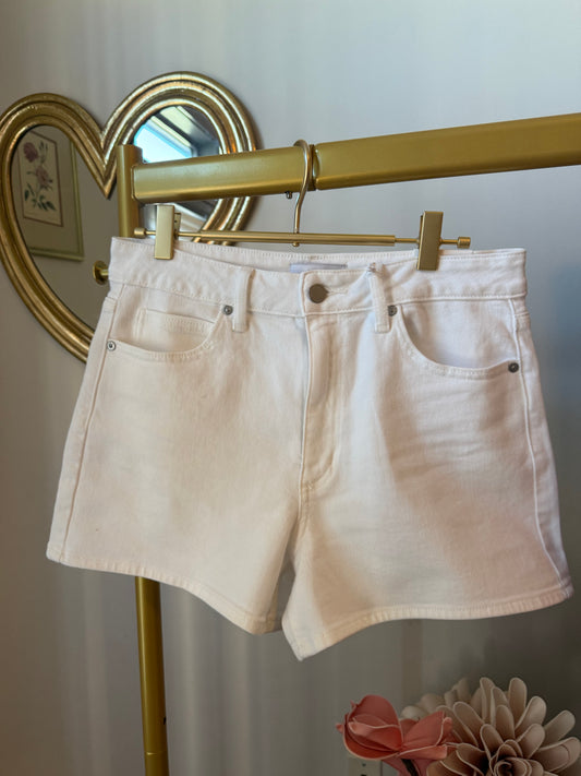 Clean Cut Short