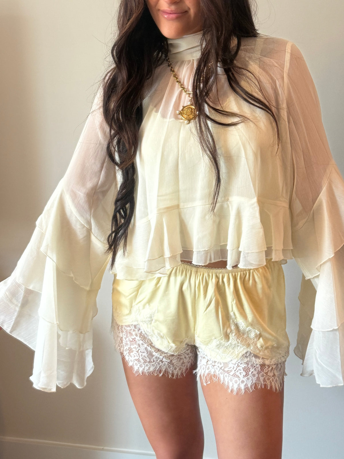 HIGH COUNTRY RUFFLE- CREAM